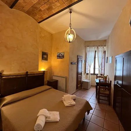 Affittacamere Licenza N.1 Presso La Magica Torre Pitigliano Exterior photo